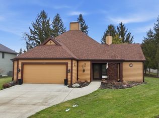 521 Stockade Dr, Fort Wayne, IN 46825