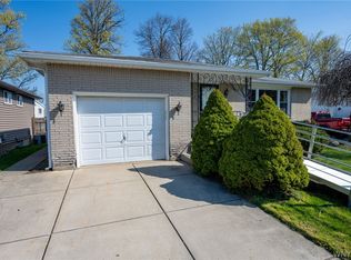 170 Castlewood Dr, Buffalo, NY 14227