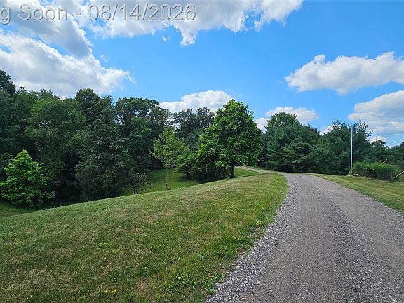 2nd image of 7966 Pettysville Rd