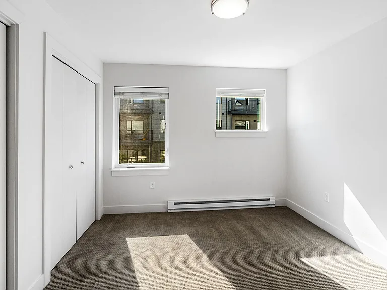 Creekside Apartments — Photo 28