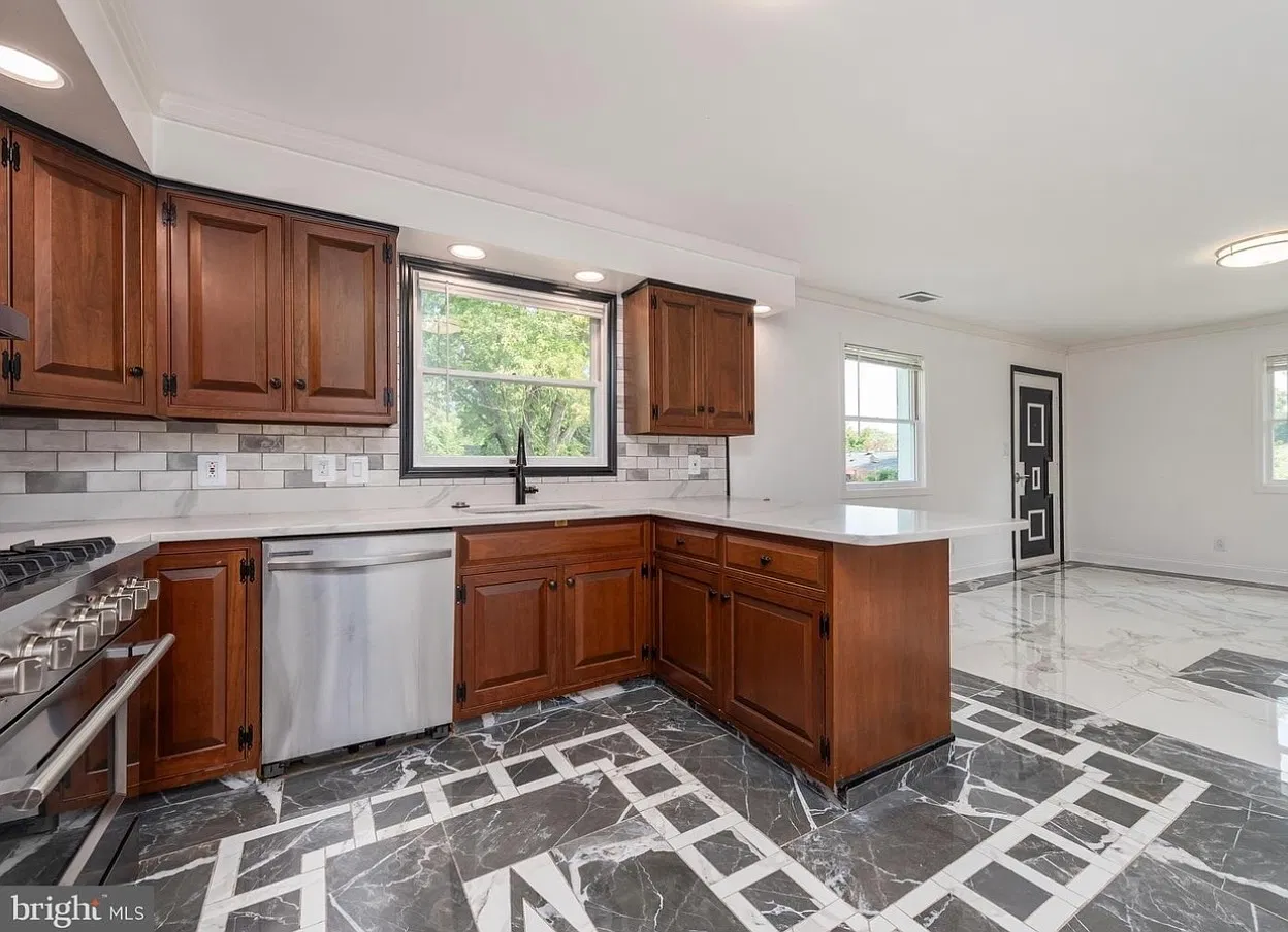 3 bed, 1914 sqft, $3,750 — Photo 3