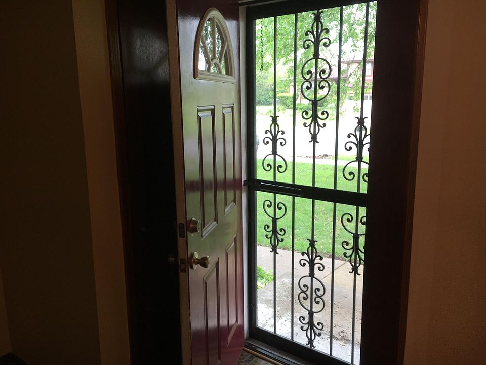 1st image of 9728 Elm Ave