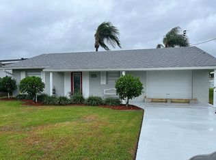 12812 Lake Dora Cir, Tavares, FL 32778