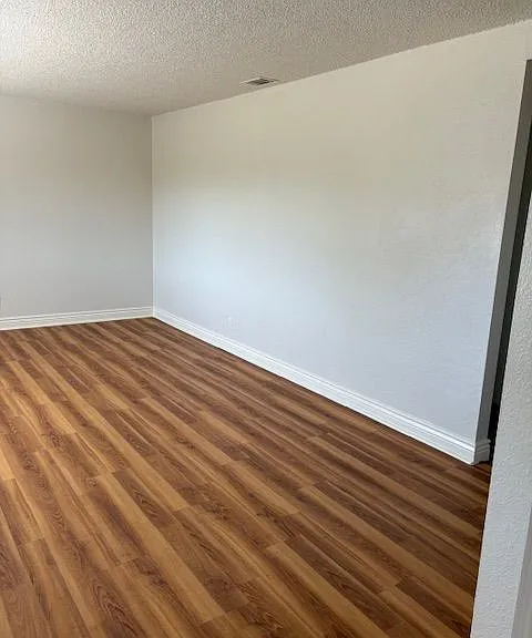 183 E Dana St — Photo 16