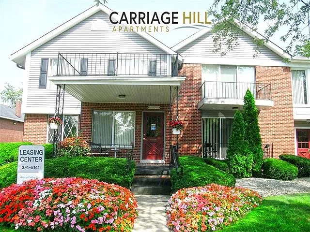 Carriage Hill Apartments - Dearborn Heights, MI — Photo 29
