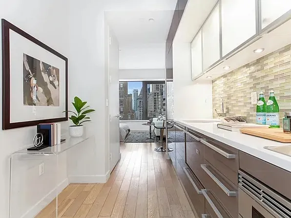 75 Wall Street image 1 of 12