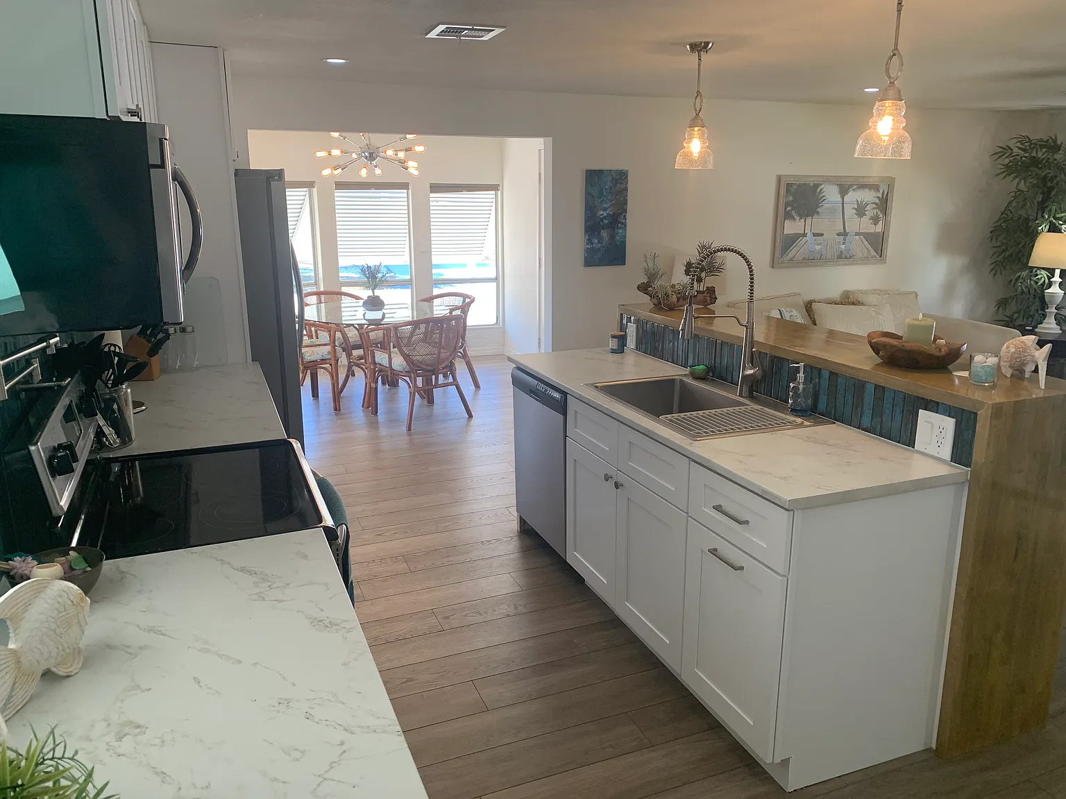 3 bed, 1356 sqft, $2,100 — Photo 2