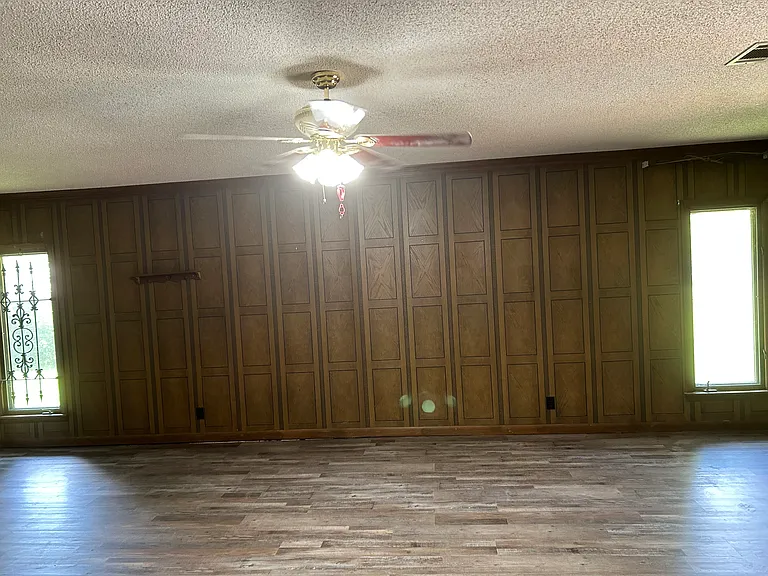 1713 Orval Cv — Photo 20