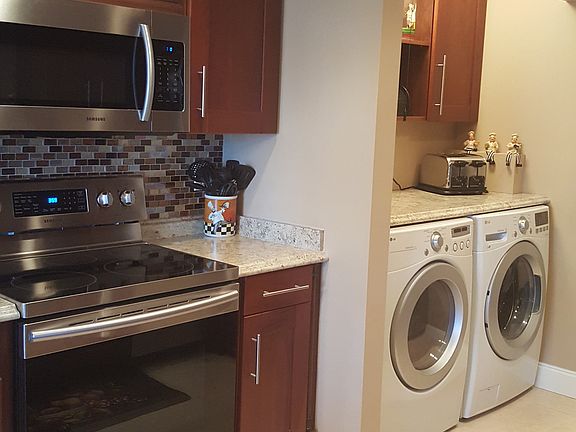 2nd image of 3483 Christopher St