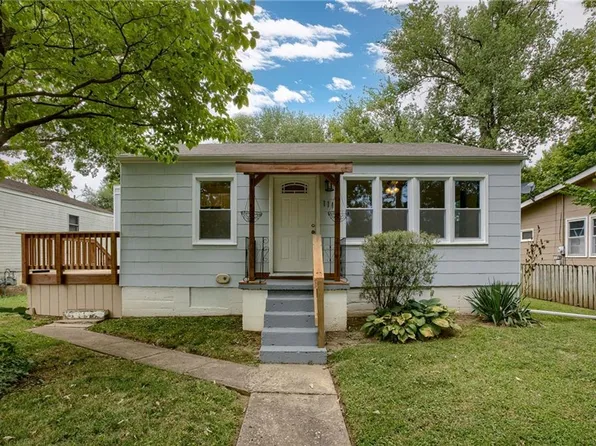 1118 Kiowa St, Leavenworth, KS 66048