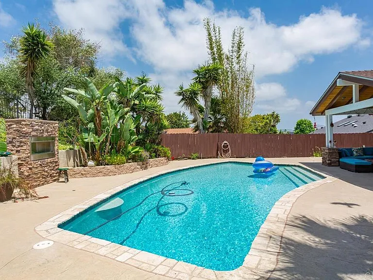 812 Crest Dr — Photo 31