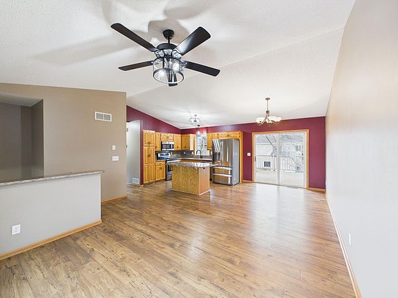 5th image of 619 Hackberry Dr
