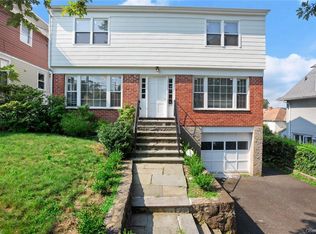 105 Quinby Ave, White Plains, NY 10606
