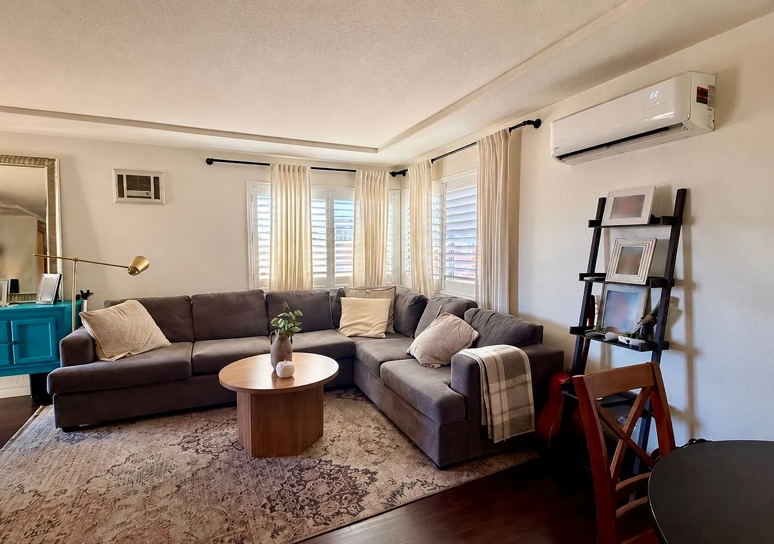 Beautifully renovated 2 BD, 1 BA condo with A/C for rent in City Heights! — Photo 4