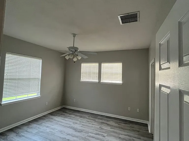 5600 Hampton Hill Cir — Photo 20