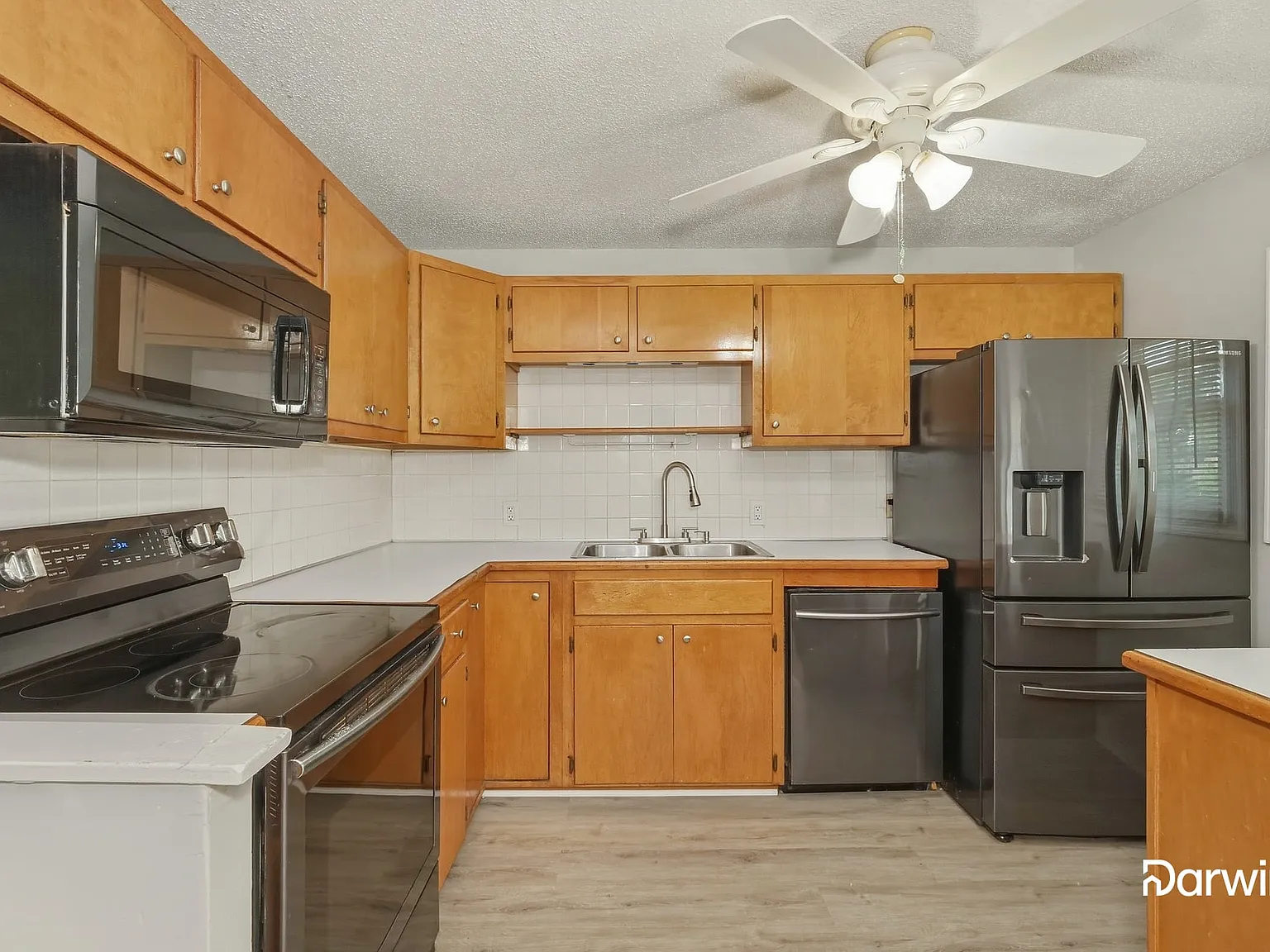 4 bed, 2.0 bath, 1976 sqft, $1,830 — Photo 3