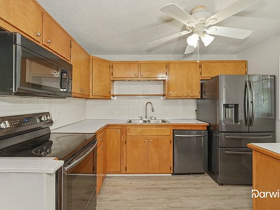 3rd image of 18607 E Susquehanna Rdg