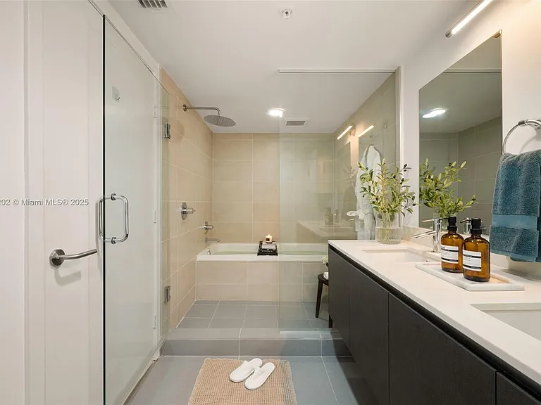 6620 Indian Creek Dr #713 — Photo 16