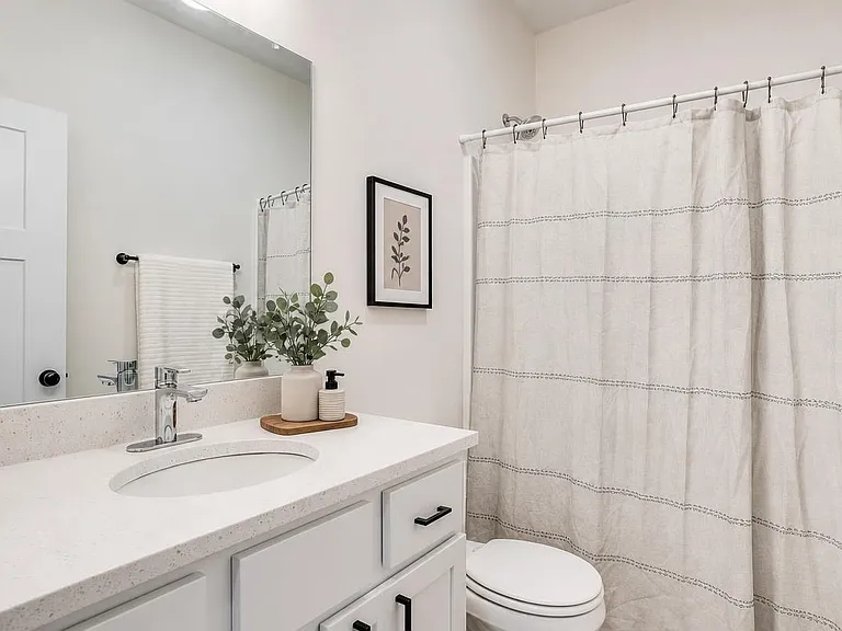 5724 E Bristol St — Photo 8