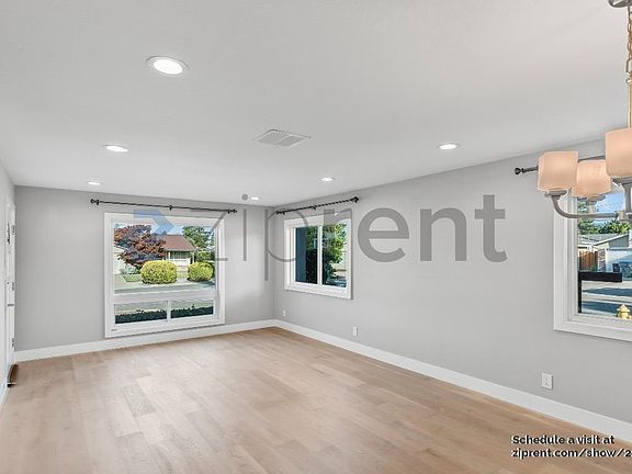 4th image of 2435 Denevi Dr
