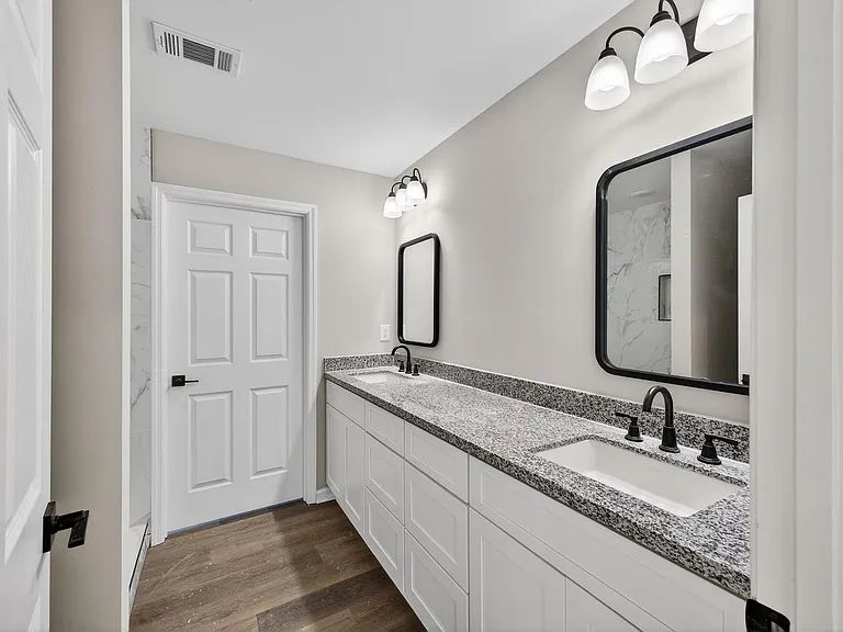 Tanglewood Dr — Photo 14