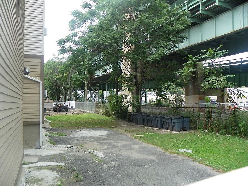 2nd image of 100 Chestnut St