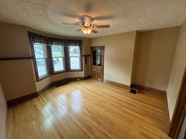 3000 Dudley Ave — Photo 5