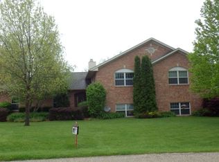 30 Hickory Hls, Geneseo, IL 61254
