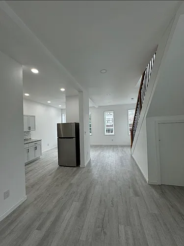 547 N 8th St #2 Photo 1