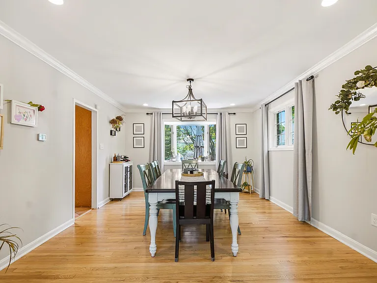 4506 Gretna St — Photo 2