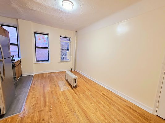 2nd image of 150 W 140th St #2MM