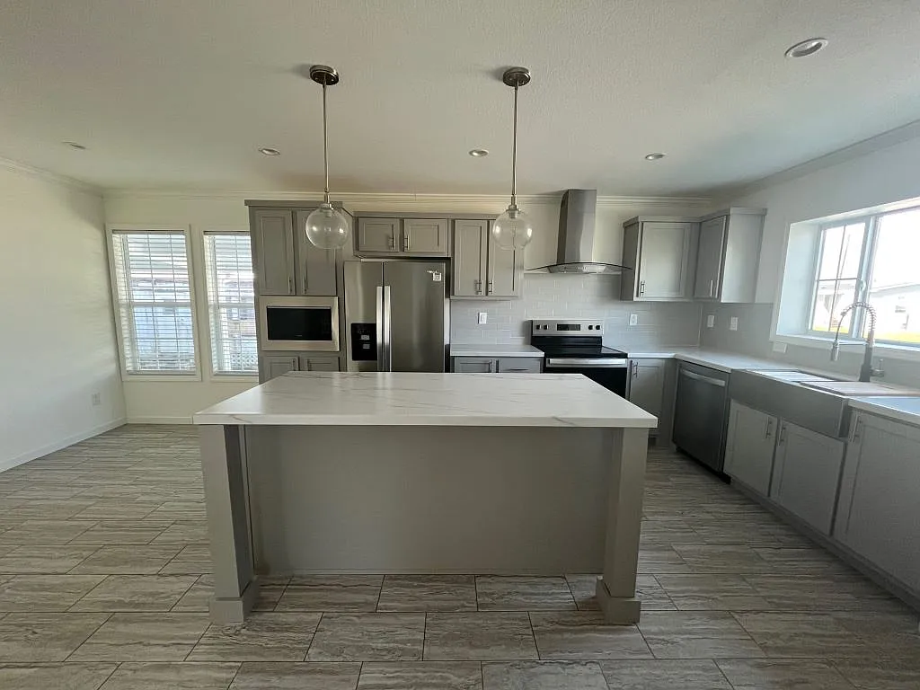 3 bed, 2.0 bath, 1356 sqft, $1,499 — Photo 2