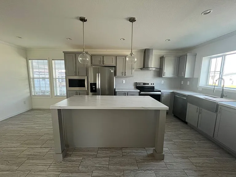 24 Eland Dr #24 — Photo 2