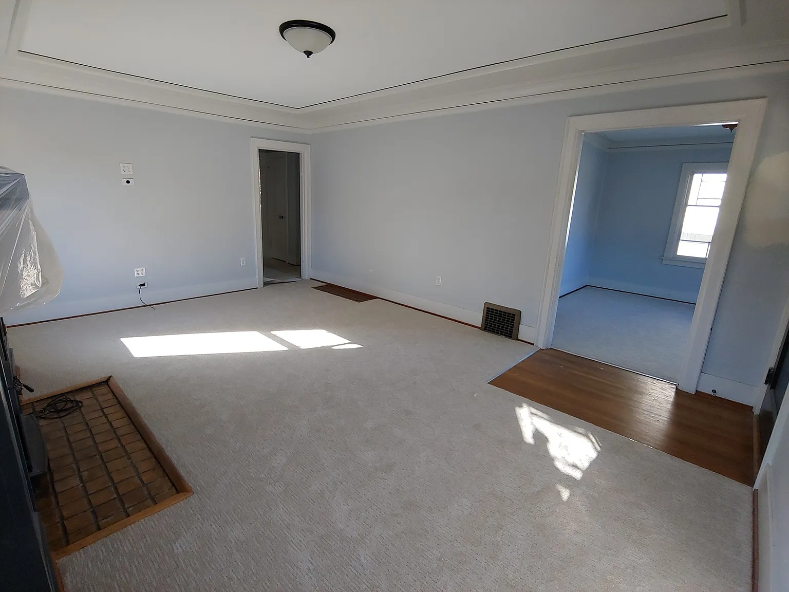 2 bed, 1200 sqft, $2,400 — Photo 4