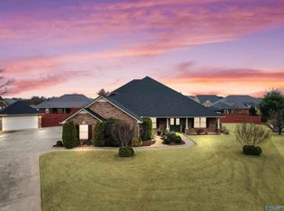 13207 Abbington Ln, Athens, AL 35613