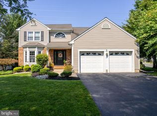 20 Village Dr W, Trenton, NJ 08620