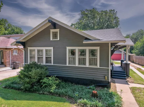 910 N 2nd St, Arkansas City, KS 67005