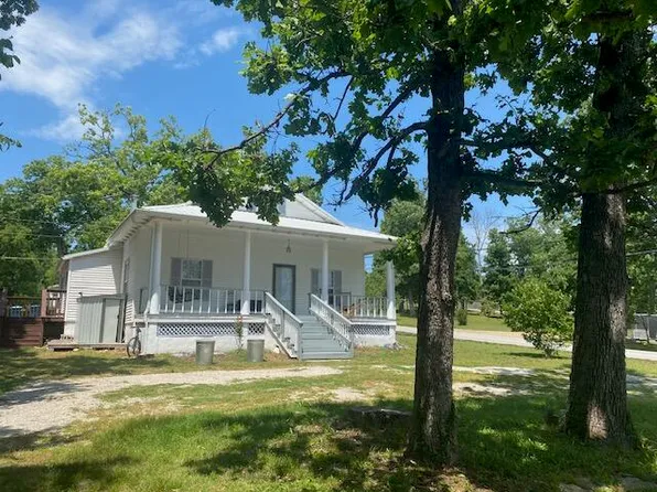 199 School Street, Forsyth, MO 65653