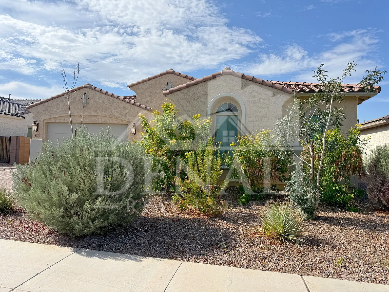 4 bed, 3.0 bath, 2455 sqft, $2,595 — Photo 2