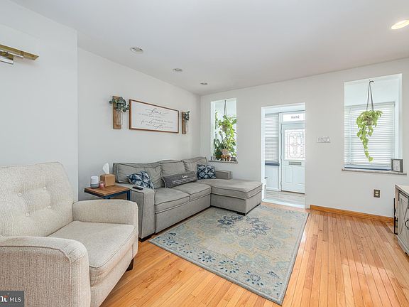 4th image of 2846 S Smedley St