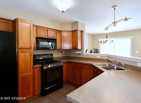 4th image of 2370 Stoughton Cir #0