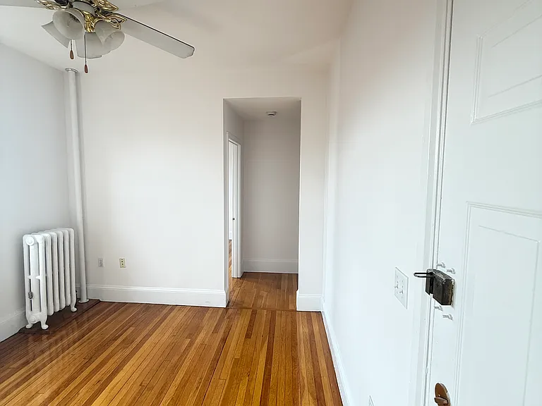 40 Symphony Rd #4 — Photo 10