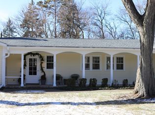 435 S Edgelawn Dr, Aurora, IL