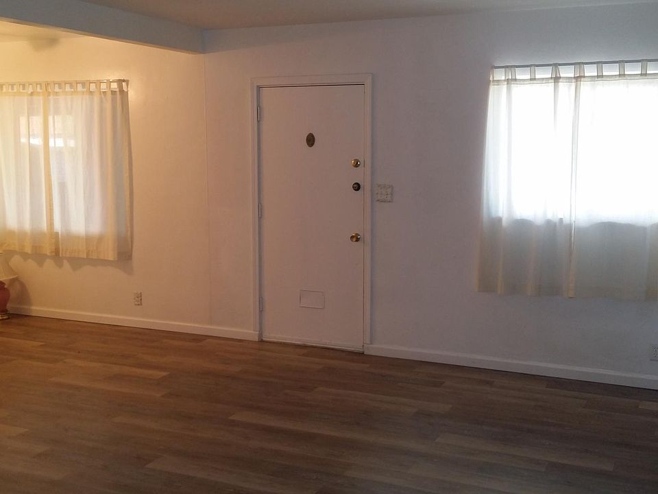 1st image of 1884 W Acacia St