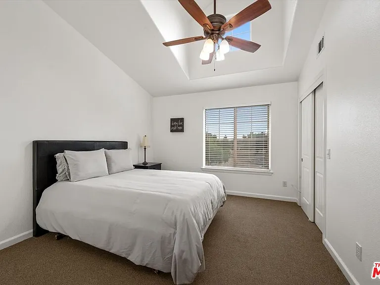 220 Hans Pl — Photo 36