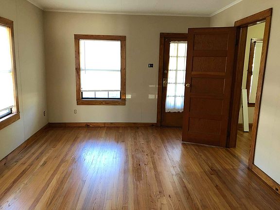 3rd image of 315 W Lagrange St