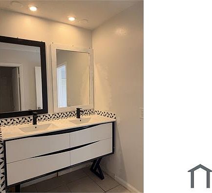 4th image of 4340 NW 80th Ave #2