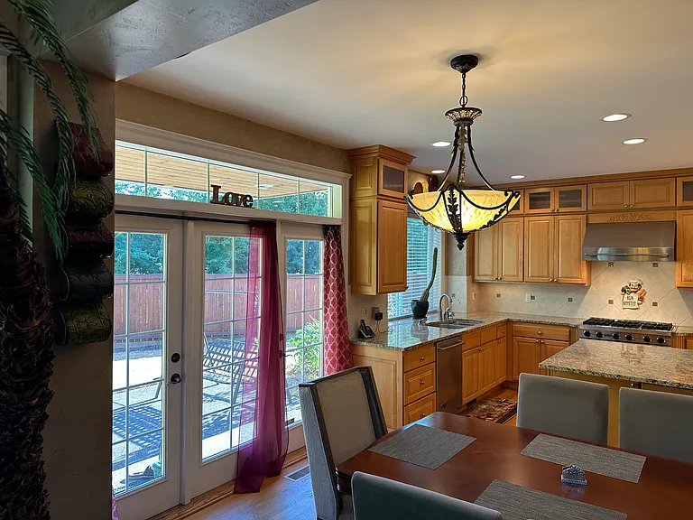 1803 SE 8th St — Photo 26