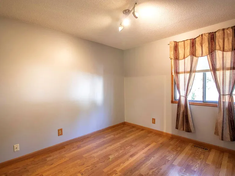 6407 Carpenter Ave — Photo 15