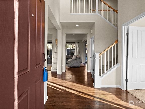 5th image of 10606 174th Avenue E